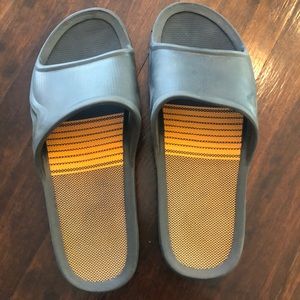 Men’s rubber slides shoes